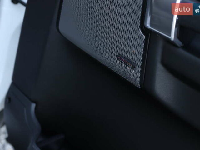 Белый Ленд Ровер Дискавери, объемом двигателя 3 л и пробегом 192 тыс. км за 18899 $, фото 104 на Automoto.ua