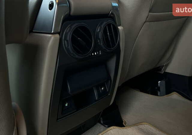 Белый Ленд Ровер Дискавери, объемом двигателя 2.99 л и пробегом 170 тыс. км за 24000 $, фото 30 на Automoto.ua