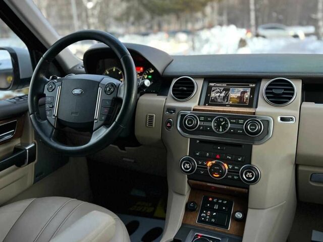 Білий Ленд Ровер Діскавері, об'ємом двигуна 3 л та пробігом 170 тис. км за 21900 $, фото 19 на Automoto.ua