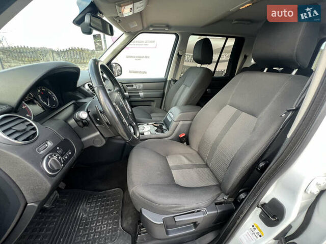 Білий Ленд Ровер Діскавері, об'ємом двигуна 2.99 л та пробігом 140 тис. км за 23999 $, фото 16 на Automoto.ua