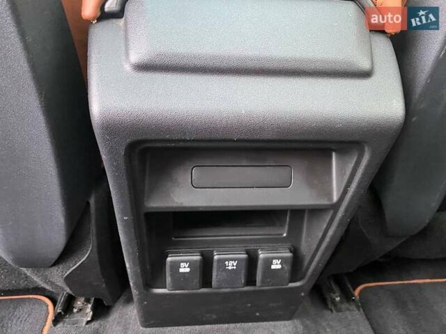 Белый Ленд Ровер Дискавери, объемом двигателя 2 л и пробегом 110 тыс. км за 18900 $, фото 33 на Automoto.ua