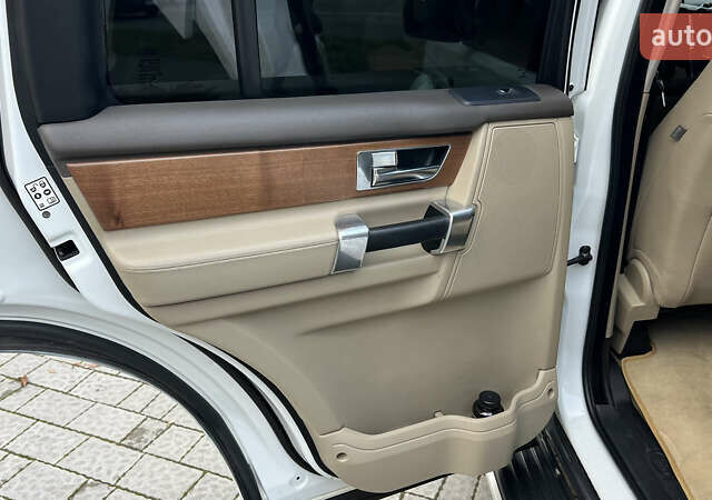 Белый Ленд Ровер Дискавери, объемом двигателя 2.99 л и пробегом 170 тыс. км за 24000 $, фото 28 на Automoto.ua