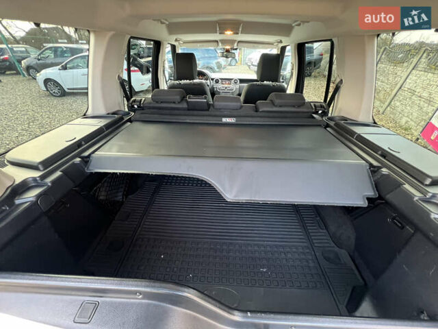 Білий Ленд Ровер Діскавері, об'ємом двигуна 2.99 л та пробігом 140 тис. км за 23999 $, фото 35 на Automoto.ua