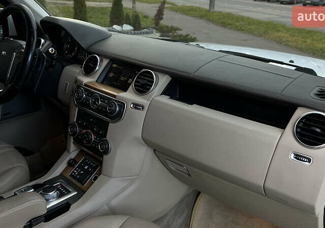 Белый Ленд Ровер Дискавери, объемом двигателя 2.99 л и пробегом 170 тыс. км за 24000 $, фото 40 на Automoto.ua