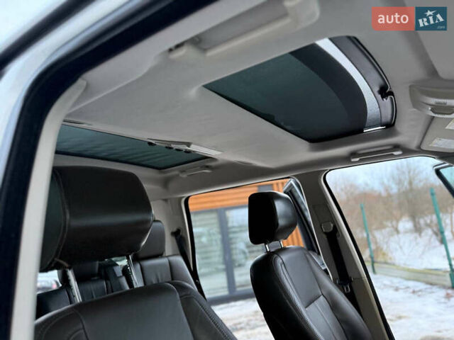 Белый Ленд Ровер Дискавери, объемом двигателя 3 л и пробегом 186 тыс. км за 17500 $, фото 77 на Automoto.ua