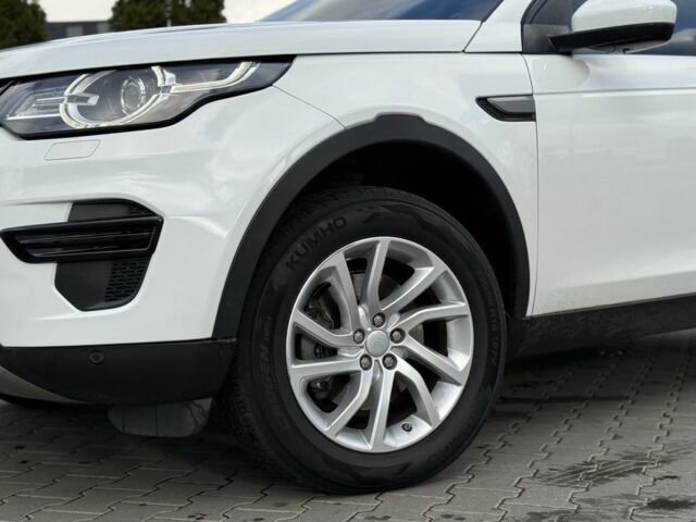 Білий Ленд Ровер Діскавері, об'ємом двигуна 2 л та пробігом 158 тис. км за 17200 $, фото 4 на Automoto.ua