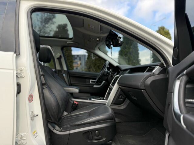 Білий Ленд Ровер Діскавері, об'ємом двигуна 2 л та пробігом 158 тис. км за 17200 $, фото 19 на Automoto.ua