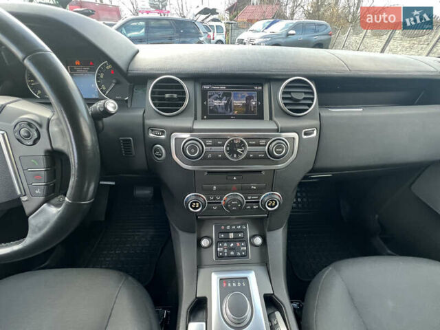 Білий Ленд Ровер Діскавері, об'ємом двигуна 2.99 л та пробігом 140 тис. км за 23999 $, фото 23 на Automoto.ua