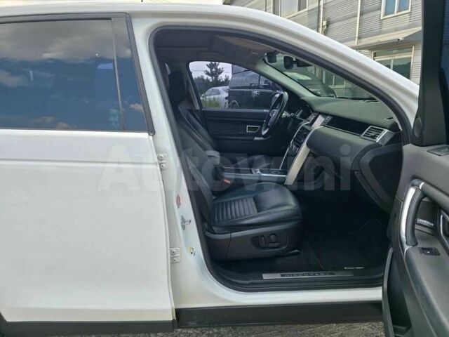 Білий Ленд Ровер Діскавері, об'ємом двигуна 0 л та пробігом 67 тис. км за 12500 $, фото 5 на Automoto.ua