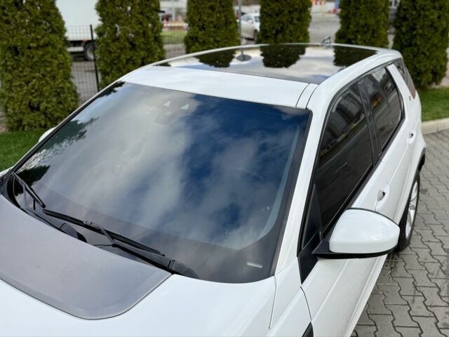 Білий Ленд Ровер Діскавері, об'ємом двигуна 2 л та пробігом 158 тис. км за 17200 $, фото 3 на Automoto.ua