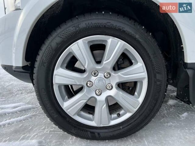 Белый Ленд Ровер Дискавери, объемом двигателя 2.99 л и пробегом 148 тыс. км за 23500 $, фото 35 на Automoto.ua