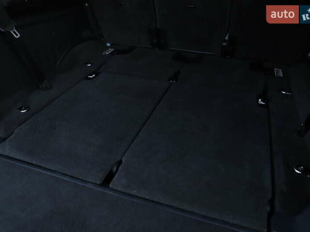 Белый Ленд Ровер Дискавери, объемом двигателя 3 л и пробегом 192 тыс. км за 18899 $, фото 101 на Automoto.ua