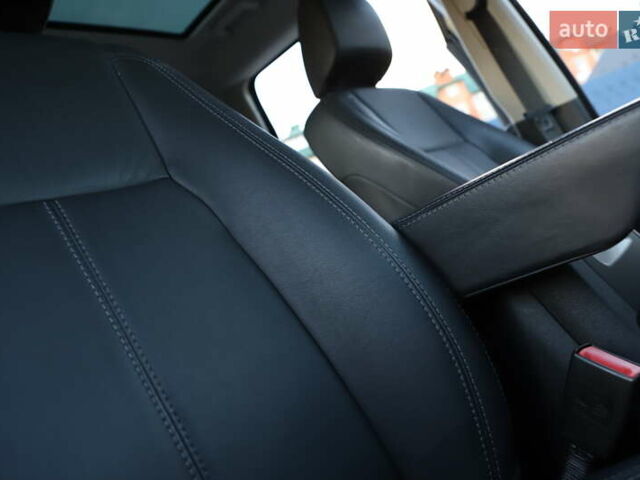 Белый Ленд Ровер Дискавери, объемом двигателя 3 л и пробегом 192 тыс. км за 18899 $, фото 78 на Automoto.ua