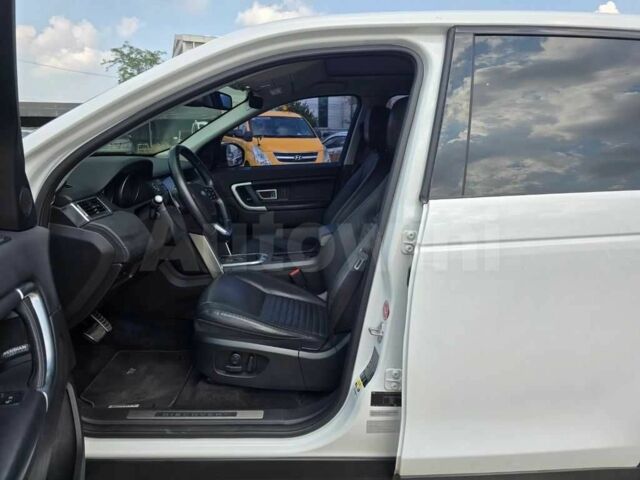 Білий Ленд Ровер Діскавері, об'ємом двигуна 0 л та пробігом 67 тис. км за 12500 $, фото 4 на Automoto.ua