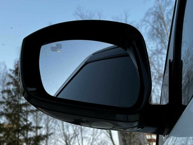 Білий Ленд Ровер Діскавері, об'ємом двигуна 3 л та пробігом 170 тис. км за 21900 $, фото 21 на Automoto.ua