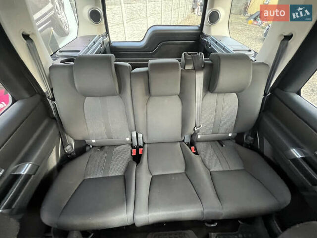 Білий Ленд Ровер Діскавері, об'ємом двигуна 2.99 л та пробігом 140 тис. км за 23999 $, фото 33 на Automoto.ua