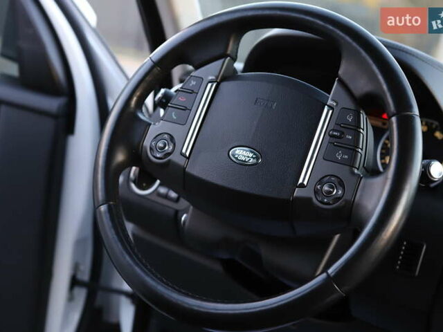 Белый Ленд Ровер Дискавери, объемом двигателя 3 л и пробегом 192 тыс. км за 18899 $, фото 75 на Automoto.ua