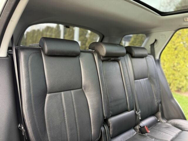 Білий Ленд Ровер Діскавері, об'ємом двигуна 2 л та пробігом 158 тис. км за 17200 $, фото 18 на Automoto.ua