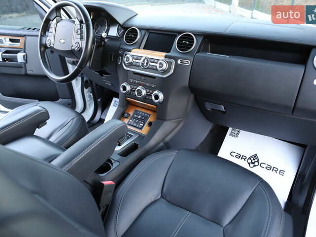 Белый Ленд Ровер Дискавери, объемом двигателя 3 л и пробегом 192 тыс. км за 18899 $, фото 103 на Automoto.ua