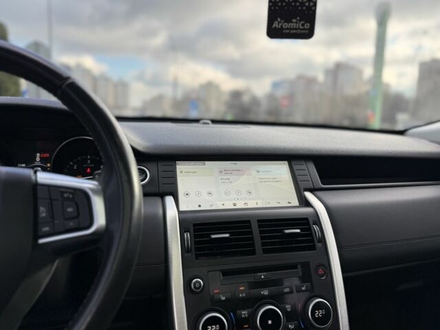 Білий Ленд Ровер Діскавері, об'ємом двигуна 2 л та пробігом 158 тис. км за 17200 $, фото 16 на Automoto.ua