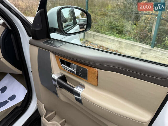 Белый Ленд Ровер Дискавери, объемом двигателя 3 л и пробегом 180 тыс. км за 19850 $, фото 77 на Automoto.ua