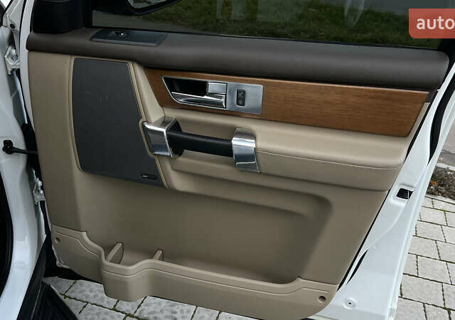 Белый Ленд Ровер Дискавери, объемом двигателя 2.99 л и пробегом 170 тыс. км за 24000 $, фото 39 на Automoto.ua