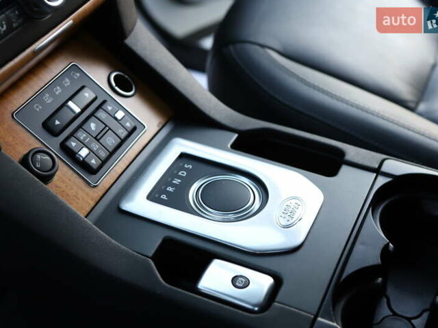 Белый Ленд Ровер Дискавери, объемом двигателя 3 л и пробегом 192 тыс. км за 18899 $, фото 90 на Automoto.ua