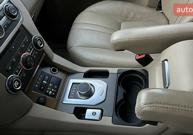 Белый Ленд Ровер Дискавери, объемом двигателя 2.99 л и пробегом 170 тыс. км за 24000 $, фото 21 на Automoto.ua