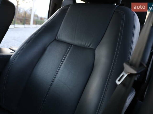 Белый Ленд Ровер Дискавери, объемом двигателя 3 л и пробегом 192 тыс. км за 18899 $, фото 89 на Automoto.ua