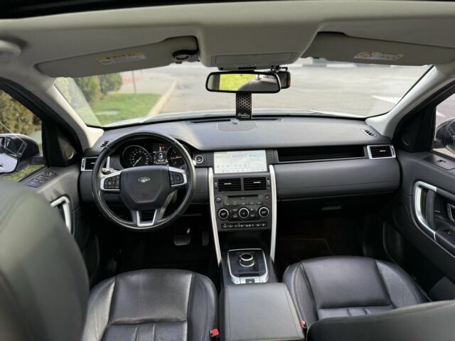 Білий Ленд Ровер Діскавері, об'ємом двигуна 2 л та пробігом 158 тис. км за 17200 $, фото 14 на Automoto.ua