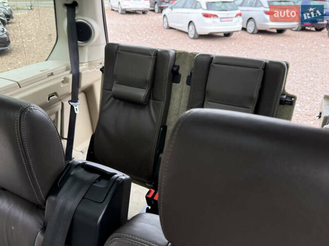 Белый Ленд Ровер Дискавери, объемом двигателя 3 л и пробегом 186 тыс. км за 17500 $, фото 83 на Automoto.ua