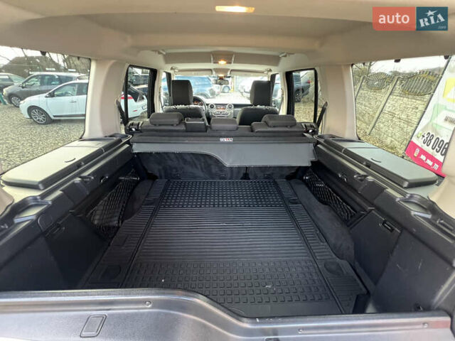 Білий Ленд Ровер Діскавері, об'ємом двигуна 2.99 л та пробігом 140 тис. км за 23999 $, фото 34 на Automoto.ua