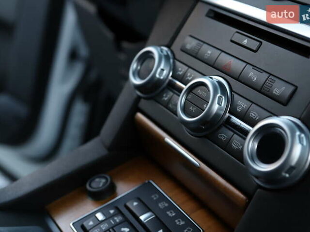 Белый Ленд Ровер Дискавери, объемом двигателя 3 л и пробегом 192 тыс. км за 18899 $, фото 83 на Automoto.ua