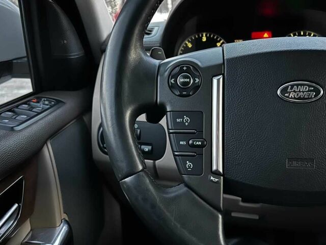 Белый Ленд Ровер Дискавери, объемом двигателя 3 л и пробегом 170 тыс. км за 21900 $, фото 9 на Automoto.ua