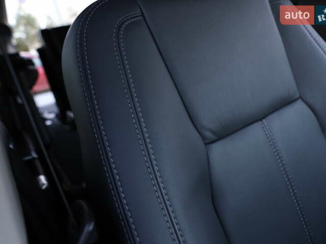 Белый Ленд Ровер Дискавери, объемом двигателя 3 л и пробегом 192 тыс. км за 18899 $, фото 107 на Automoto.ua