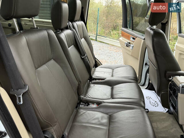 Белый Ленд Ровер Дискавери, объемом двигателя 3 л и пробегом 185 тыс. км за 18250 $, фото 71 на Automoto.ua