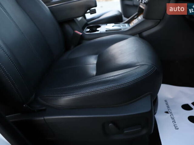 Белый Ленд Ровер Дискавери, объемом двигателя 3 л и пробегом 192 тыс. км за 18899 $, фото 76 на Automoto.ua