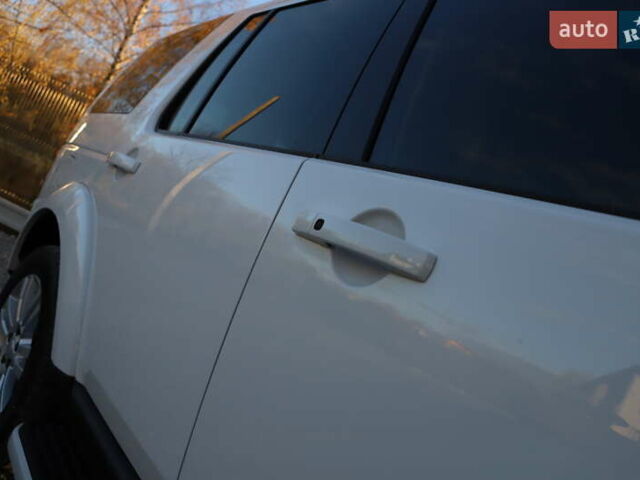 Белый Ленд Ровер Дискавери, объемом двигателя 3 л и пробегом 192 тыс. км за 18899 $, фото 49 на Automoto.ua