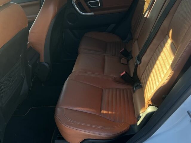 Белый Ленд Ровер Дискавери, объемом двигателя 2 л и пробегом 174 тыс. км за 14500 $, фото 6 на Automoto.ua