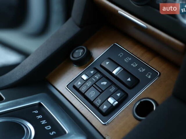 Белый Ленд Ровер Дискавери, объемом двигателя 3 л и пробегом 192 тыс. км за 18899 $, фото 84 на Automoto.ua