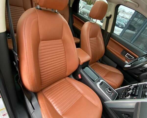 Белый Ленд Ровер Дискавери, объемом двигателя 2 л и пробегом 110 тыс. км за 18900 $, фото 36 на Automoto.ua