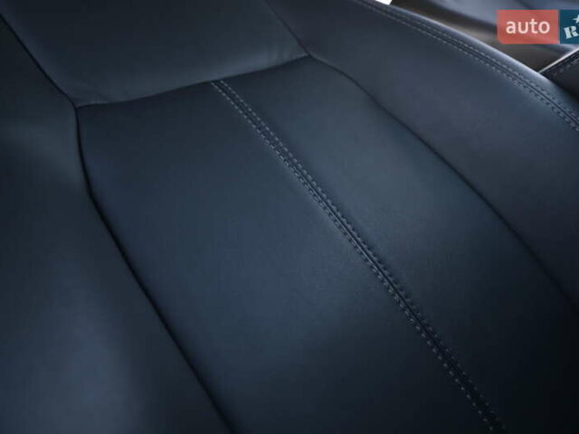 Белый Ленд Ровер Дискавери, объемом двигателя 3 л и пробегом 192 тыс. км за 18899 $, фото 81 на Automoto.ua