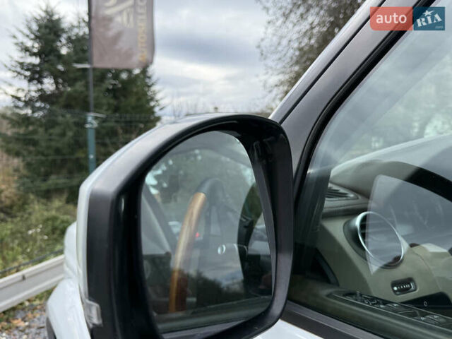 Белый Ленд Ровер Дискавери, объемом двигателя 3 л и пробегом 180 тыс. км за 19850 $, фото 37 на Automoto.ua