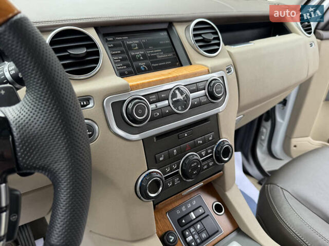 Белый Ленд Ровер Дискавери, объемом двигателя 3 л и пробегом 180 тыс. км за 19850 $, фото 66 на Automoto.ua