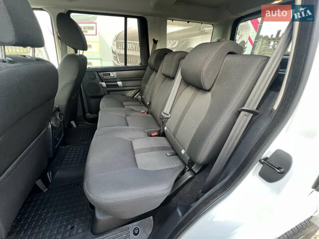 Білий Ленд Ровер Діскавері, об'ємом двигуна 2.99 л та пробігом 140 тис. км за 23999 $, фото 30 на Automoto.ua