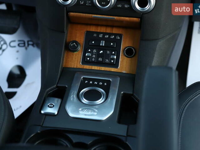 Белый Ленд Ровер Дискавери, объемом двигателя 3 л и пробегом 192 тыс. км за 18899 $, фото 74 на Automoto.ua