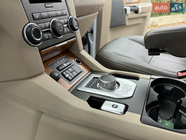 Белый Ленд Ровер Дискавери, объемом двигателя 3 л и пробегом 180 тыс. км за 19850 $, фото 56 на Automoto.ua