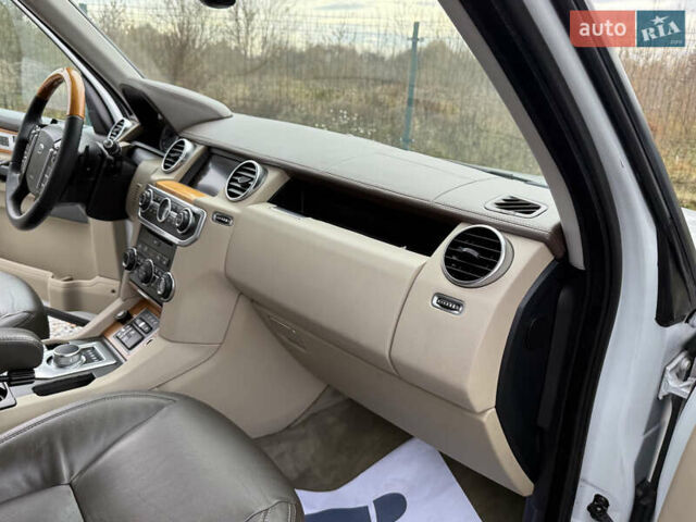 Ленд Ровер Дискавери 2016 в Дрогобыче на Automoto.ua Белый Ленд Ровер Дискавери, объемом двигателя 3 л и пробегом 112 тыс. км за 23500 $, фото 67 на Automoto.ua
