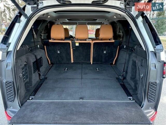 Білий Ленд Ровер Діскавері, об'ємом двигуна 2.99 л та пробігом 142 тис. км за 32500 $, фото 30 на Automoto.ua