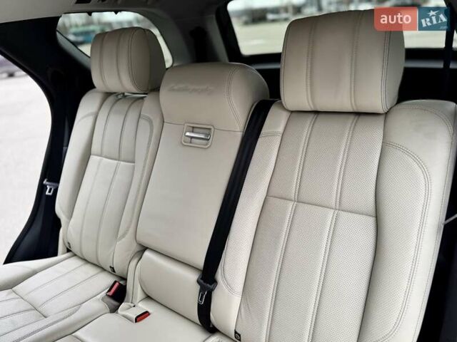 Білий Ленд Ровер Діскавері, об'ємом двигуна 2.99 л та пробігом 115 тис. км за 29800 $, фото 30 на Automoto.ua